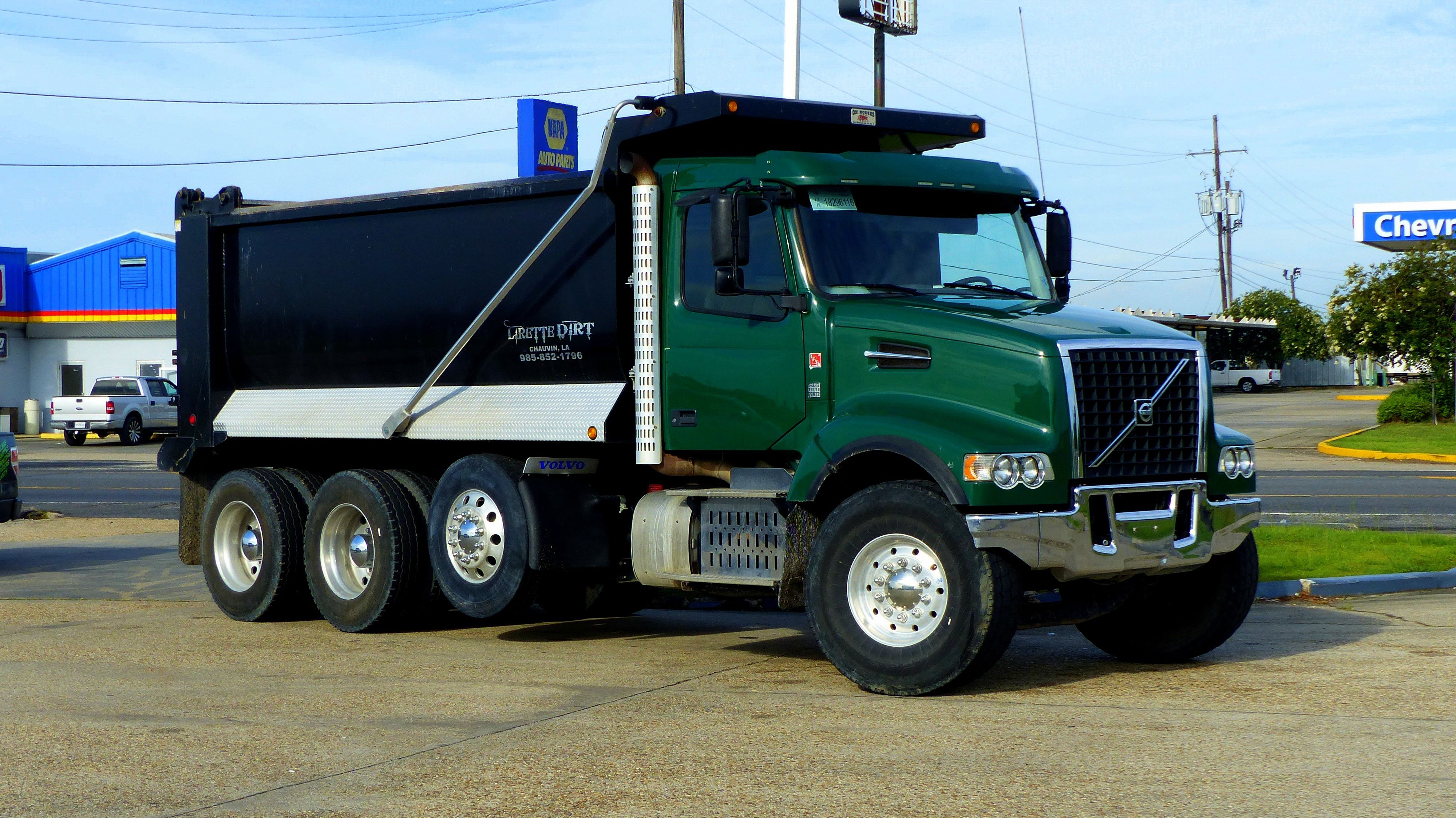 Heavy-duty Super10 Volvo dump truck